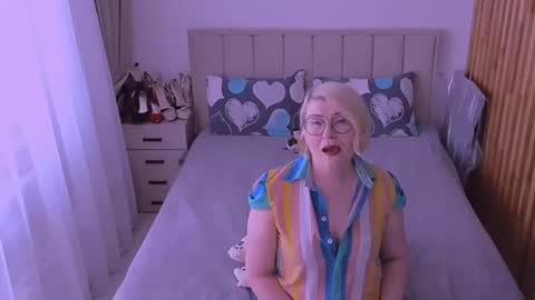 Sabrina MacMarren online show from 06.21.26