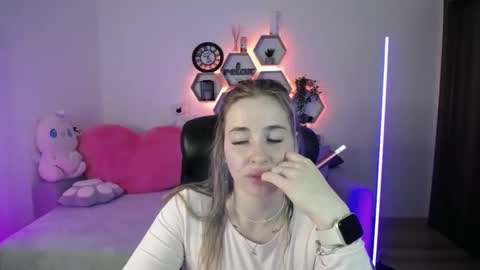 Sabrina Violet online show from 04.17.26