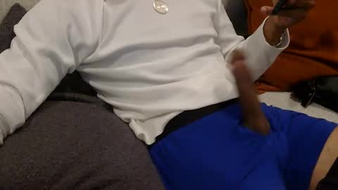 Snapshot of sacalaschichiss chatting on 10.31.25 Dee online show from 10.31.25