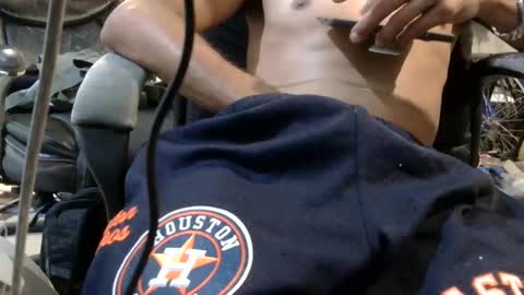 Snapshot of sacalaschichiss chatting on 11.17.25 Dee online show from 11.17.25