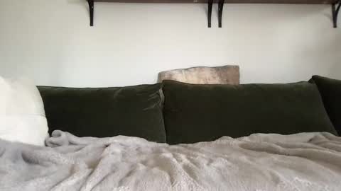 Snapshot of sack_draggin chatting on 02.22.25 Beezy online show from 02.22.25