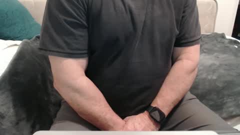 Snapshot of sactosteve chatting on 02.16.25 dadbod online show from 02.16.25