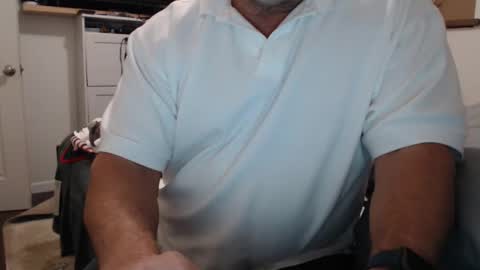 Snapshot of sactosteve chatting on 11.18.25 dadbod online show from 11.18.25