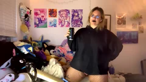 Snapshot of sadgirlsocial chatting on 11.15.25 sweet angel baby online show from 11.15.25