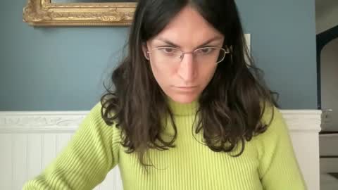 Snapshot of sadie_stars chatting on 01.01.25 Sadie online show from 01.01.25