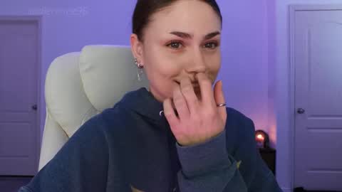 Snapshot of sadierenee96 chatting on 09.15.25 Sadie Renee  online show from 09.15.25