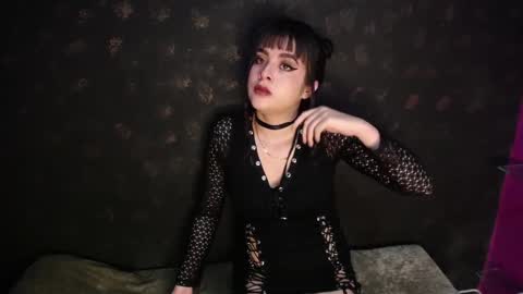 Sadie Queen online show from 12.17.24