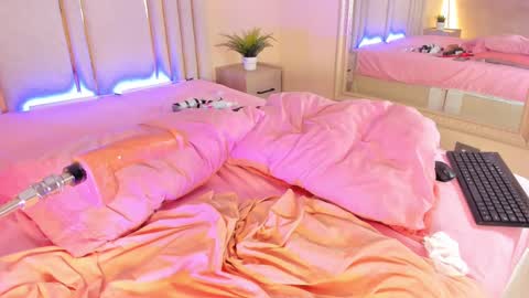 Snapshot of saekohofman chatting on 02.16.25 Mara online show from 02.16.25