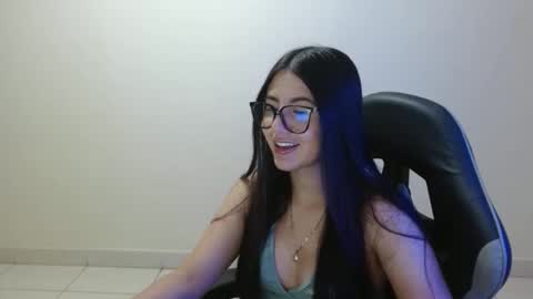 Sahaliefox  online show from 04.14.26