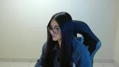 Sahaliefox  online show from 06.06.26