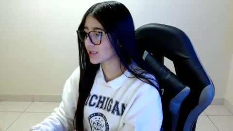Sahaliefox  online show from 06.11.26