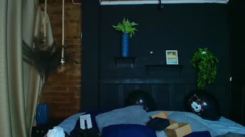 Snapshot of sahra_tayl0r_ chatting on 06.18.26 SARA online show from 06.18.26
