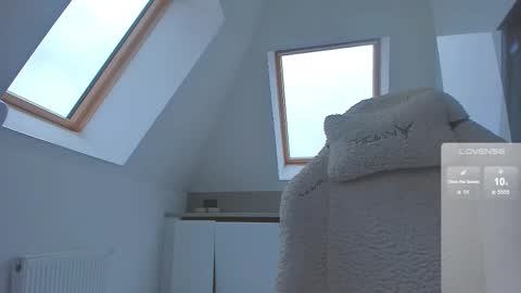 You can call me Lo if someone writes to me in the pm without paying an instant BAN online show from 11.05.25