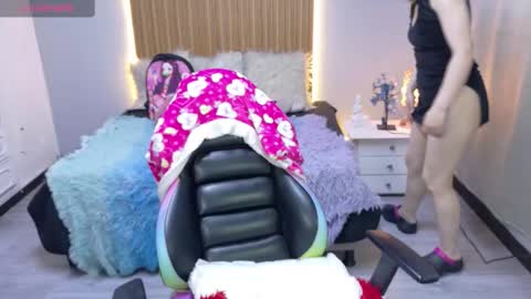 Snapshot of sailor_moon07 chatting on 09.25.25 sailor online show from 09.25.25