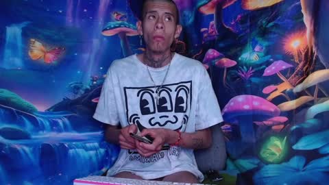 Snapshot of saint_boyy chatting on 01.13.25 saint boy online show from 01.13.25