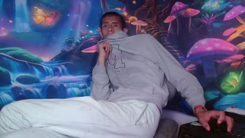 Snapshot of saint_boyy chatting on 01.31.25 saint boy online show from 01.31.25