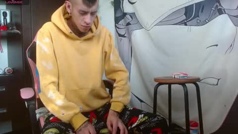 Snapshot of saint_boyy chatting on 09.25.25 saint boy online show from 09.25.25