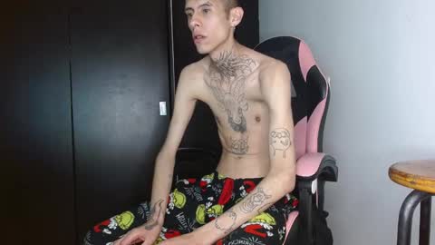 Snapshot of saint_boyy chatting on 10.04.25 saint boy online show from 10.04.25