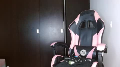 Snapshot of saint_boyy chatting on 10.06.25 saint boy online show from 10.06.25