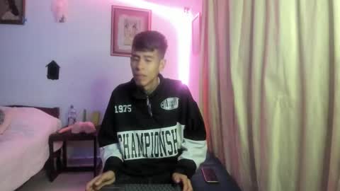 Snapshot of saint_boyy chatting on 12.23.25 saint boy online show from 12.23.25