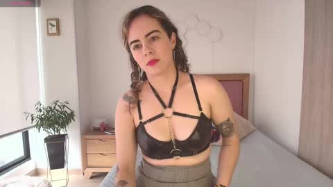 Snapshot of sairy_ chatting on 09.30.25 sairy_ online show from 09.30.25