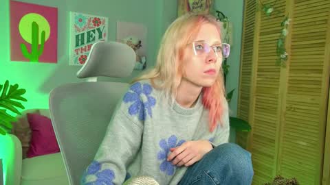 Snapshot of sakurabliss chatting on 11.04.25 sakurabliss online show from 11.04.25