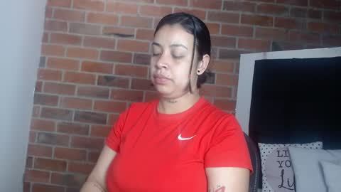 Snapshot of salome__hills chatting on 01.08.25 online show from 01.08.25