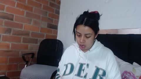 Snapshot of salome__hills chatting on 02.07.25 online show from 02.07.25