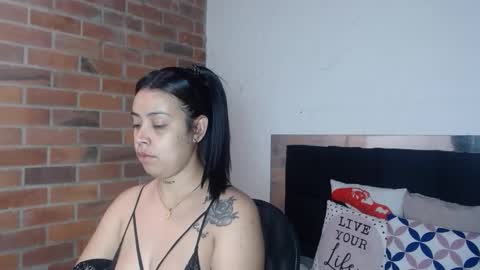 Snapshot of salome__hills chatting on 11.23.25 online show from 11.23.25