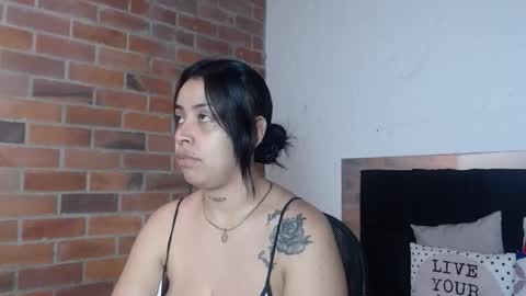 Snapshot of salome__hills chatting on 11.26.25 online show from 11.26.25