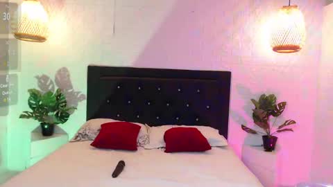 Snapshot of salome__lopez_ chatting on 12.16.24 SALOME online show from 12.16.24