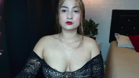 Snapshot of salome__lopez_ chatting on 09.30.25 SALOME online show from 09.30.25