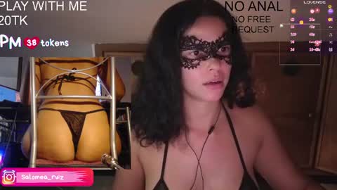 Snapshot of salomear_ chatting on 07.22.26 Salomea online show from 07.22.26
