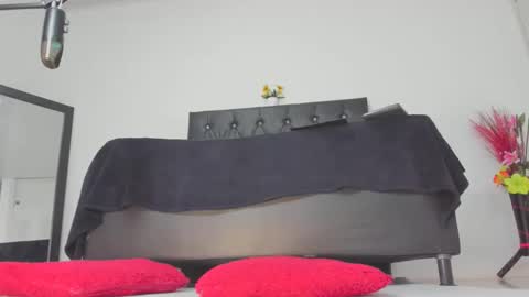 Snapshot of salomeswet chatting on 05.15.26 martina online show from 05.15.26