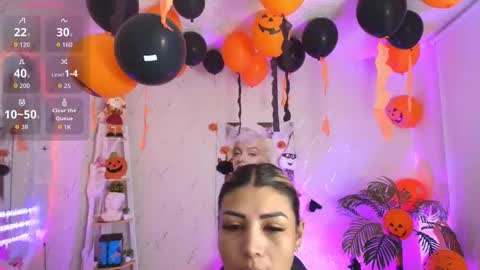 Snapshot of saloomee__ chatting on 10.22.25 SALOME online show from 10.22.25