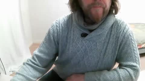 Snapshot of saltimbanquier chatting on 02.18.25 Saltimbanquier Salt ou Banquier online show from 02.18.25