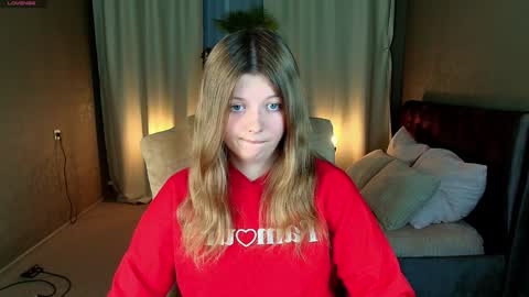 Snapshot of salut_love chatting on 12.03.24 Ruby online show from 12.03.24