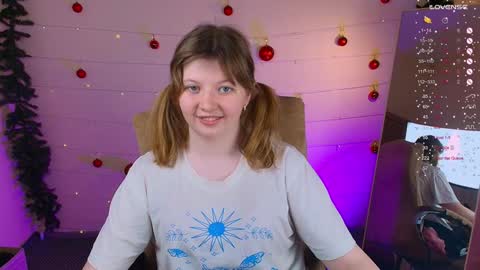 Snapshot of salut_love chatting on 12.20.24 Ruby online show from 12.20.24
