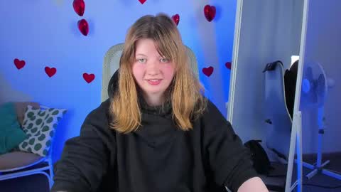 Snapshot of salut_love chatting on 02.13.25 Ruby online show from 02.13.25