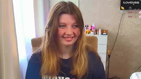 Snapshot of salut_love chatting on 09.21.25 Ruby online show from 09.21.25