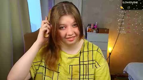 Snapshot of salut_love chatting on 10.05.25 Ruby online show from 10.05.25