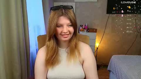 Snapshot of salut_love chatting on 10.12.25 Ruby online show from 10.12.25