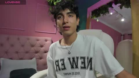 Snapshot of salvatore_monterey chatting on 12.15.24 salvatore online show from 12.15.24