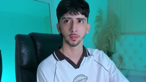 Snapshot of salvatore_monterey chatting on 09.18.25 salvatore online show from 09.18.25