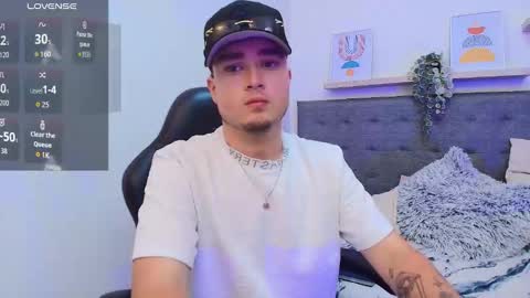 Snapshot of salvatore_muller chatting on 09.19.25 Salvatore  online show from 09.19.25