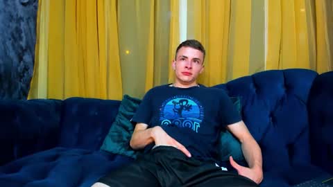 Snapshot of sam_vega_ chatting on 11.06.25 Sam Vega online show from 11.06.25