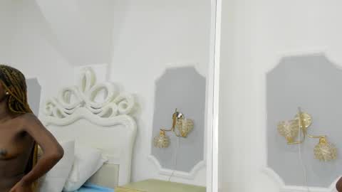 Snapshot of samantamarquez chatting on 02.11.25 Samanta online show from 02.11.25