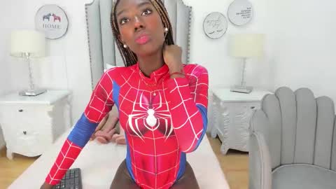 Snapshot of samantamarquez chatting on 10.11.25 Samanta online show from 10.11.25