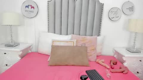 Snapshot of samantamarquez chatting on 11.25.25 Samanta online show from 11.25.25