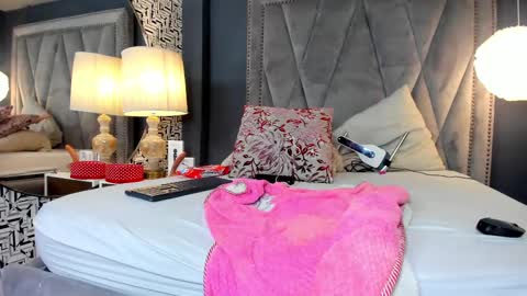 Snapshot of samantamaturehot chatting on 02.26.25 Samanta... online show from 02.26.25